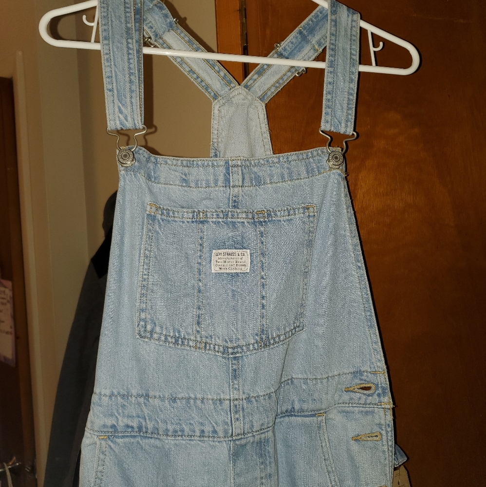 Levi & Strauss Co. Lightwash overalls